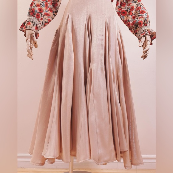 Satin Circle skirt in glitter nude color - Picture 4 of 8